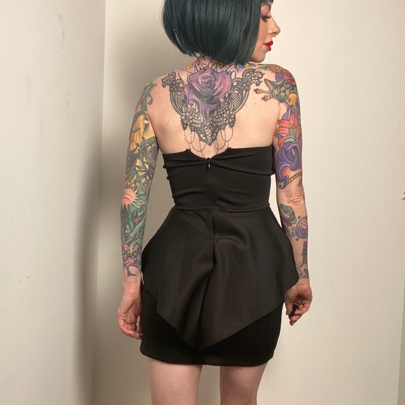 Peplum style mini dress - Picture 2 of 5